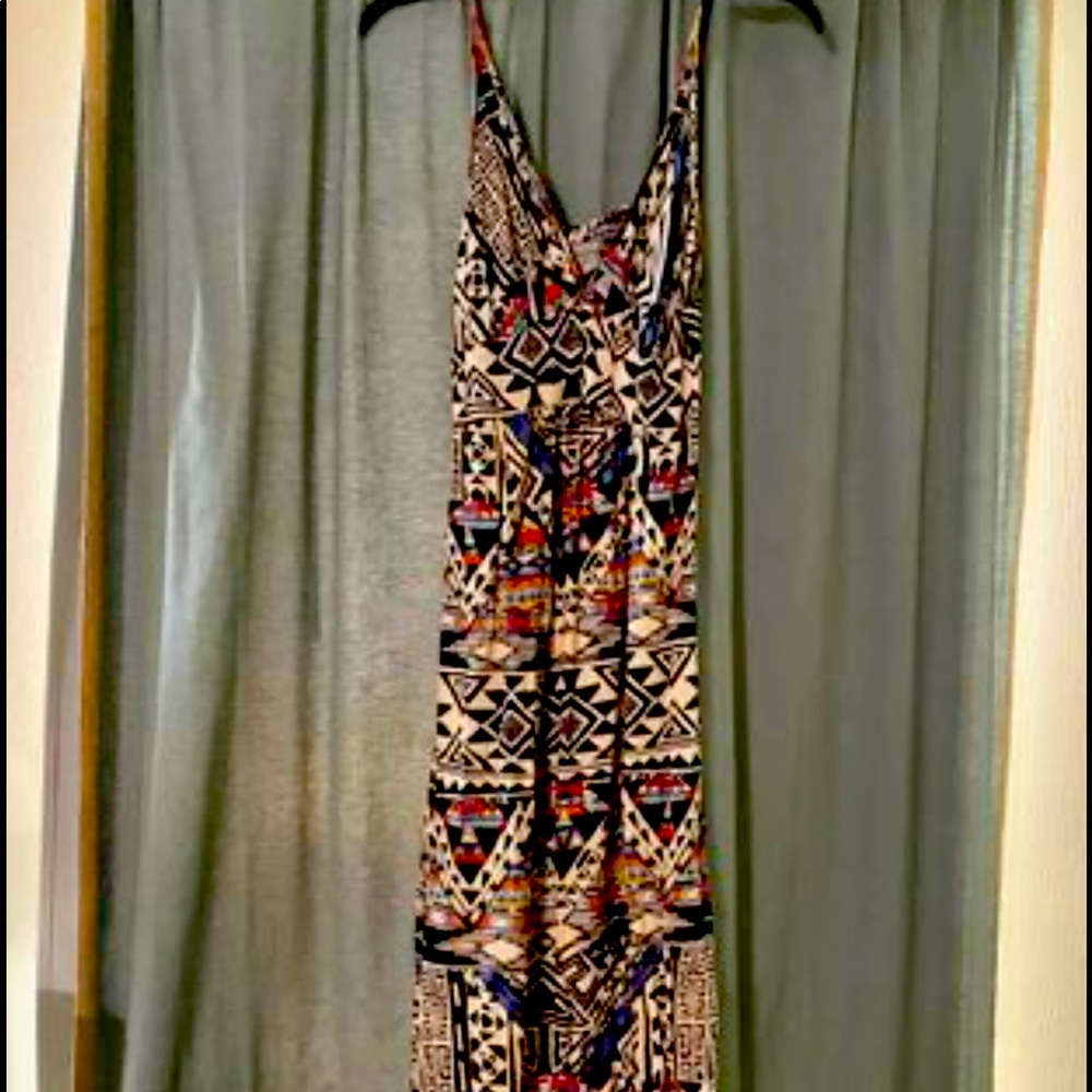 ✨ 3/$15 or 5/$20 ✨ Angie maxi Aztec dress, SZ M